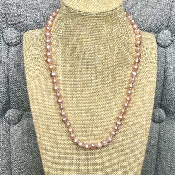 Jewelry - 18” Natural Blush Pink Freshwater Pearl Necklace w/ Gold Clasp